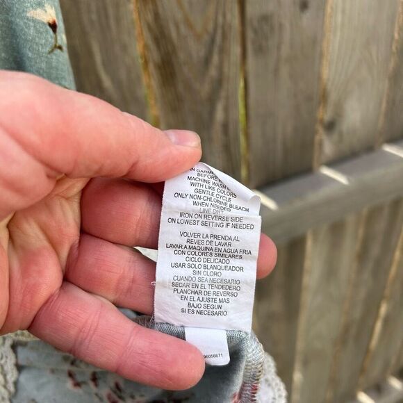 Rewind blouse short sleeve lace edges size medium - Picture 6 of 7